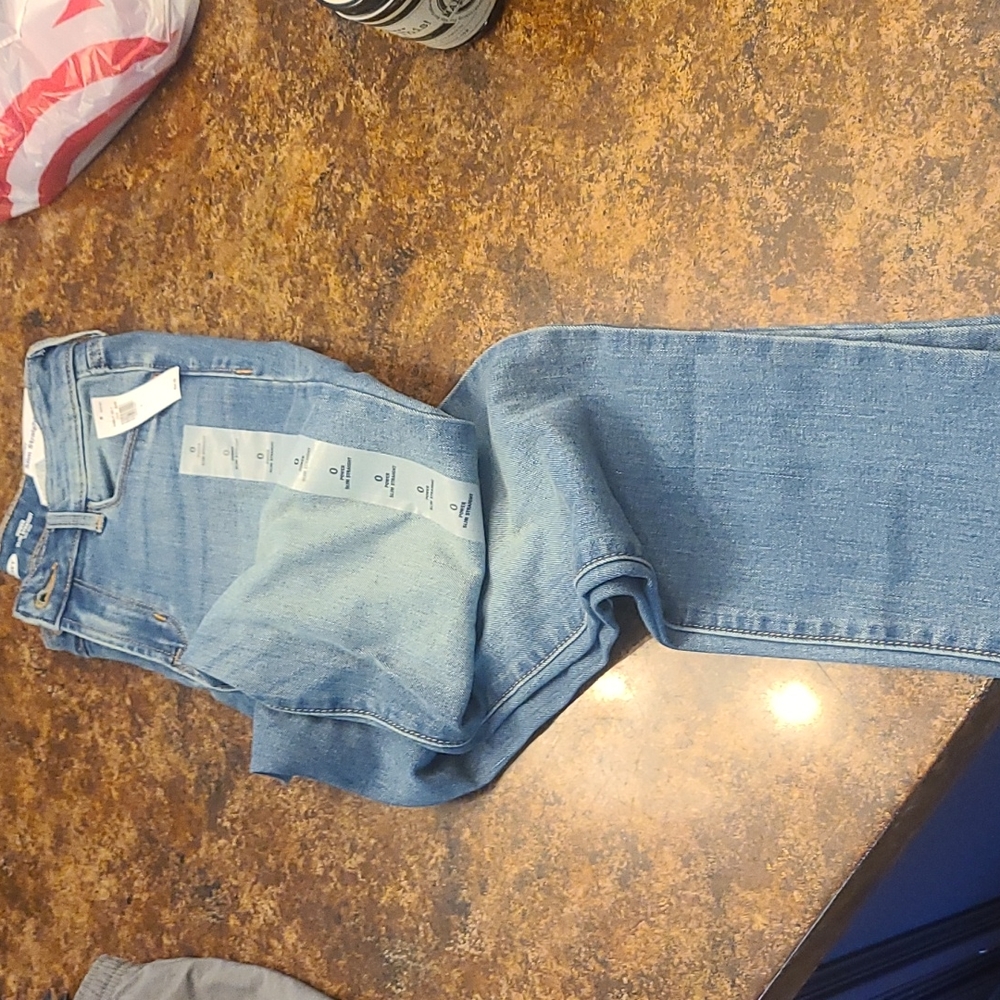 Old navy women's jeans. Sz 0. NWT